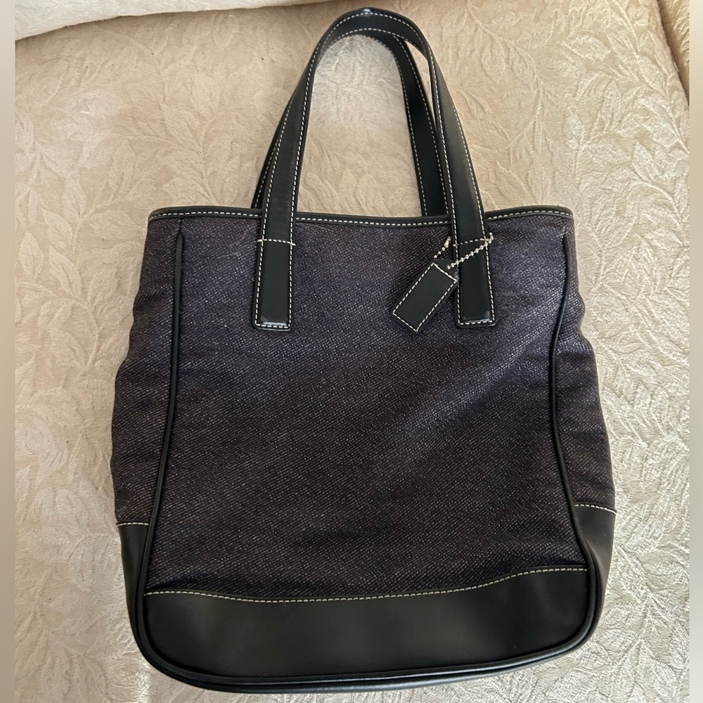 Coach Handbag EOJ7764 Gently Used, 3 deep pockets